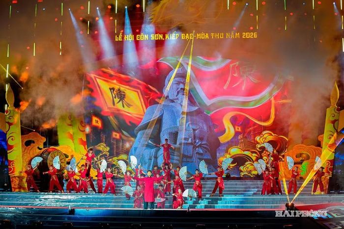 Tổng duyệt chương trình nghệ thuật “Vạn Kiếp - Hào khí ngàn năm” khai hội Lễ hội Côn Sơn, Kiếp Bạc - mùa thu năm 2026. Ảnh: Thành Chung