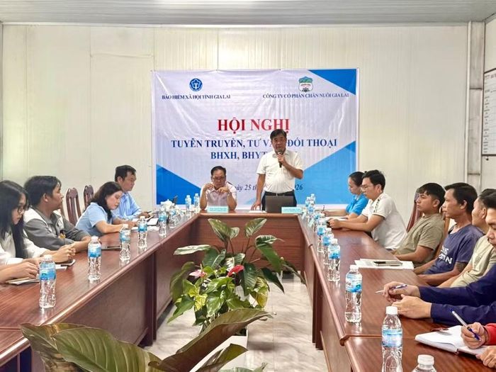 Phó Giám đốc BHXH tỉnh Gia Lai Trần Ngọc Tuấn phát biểu khai mạc hội nghị. Ảnh: Linh Chi