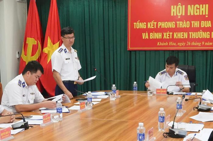 Đại diện các đơn vị trao đổi tại hội nghị.
