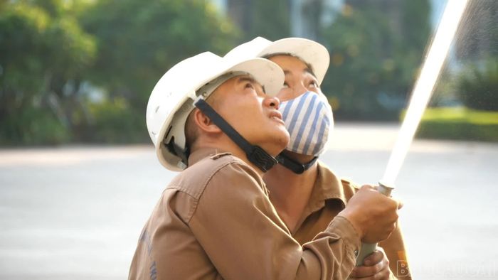 Các lực lượng phối hợp hiệp đồng sớm khống chế đám cháy.