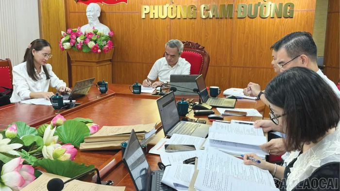 Ban Pháp chế giám sát hoạt động tiếp công dân, giải quyết đơn khiếu nại, tố cáo tại phường Cam Đường.