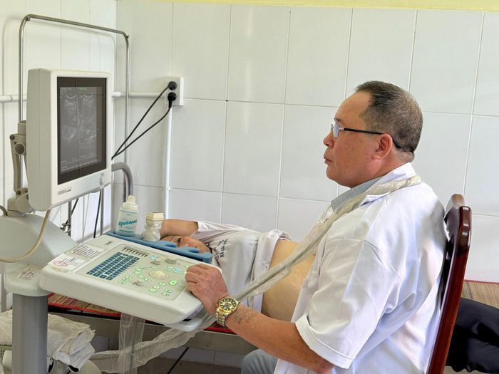 Siêu âm khám sức khỏe cho người dân tại Trạm Y tế xã Cát Tiên 3