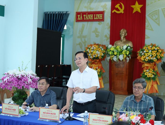 Đồng chí Hồ Văn Mười, Ủy viên Ban Chấp hành Trung ương Đảng, Phó Bí thư Tỉnh ủy, Chủ tịch UBND tỉnh Lâm Đồng phát biểu tại buổi làm việc