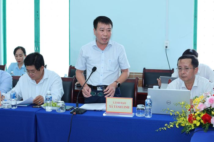 Chủ tịch UBND xã Tánh Linh Nguyễn Thiêm báo cáo tại buổi làm việc