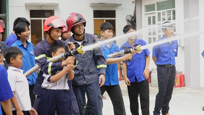 Không khí buổi tuyên truyền thực nghiệm diễn ra sôi nổi, vui tươi