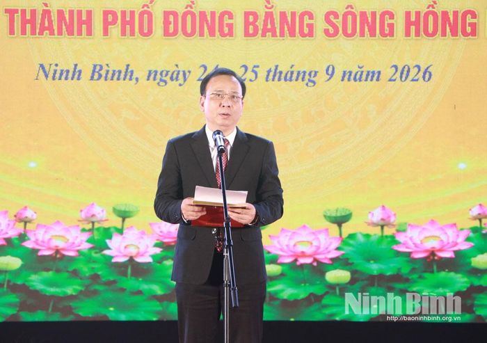 Đồng chí Nguyễn Lam, Phó Chủ tịch thường trực Trung ương Hội NCT Việt Nam phát biểu tại lễ bế mạc..