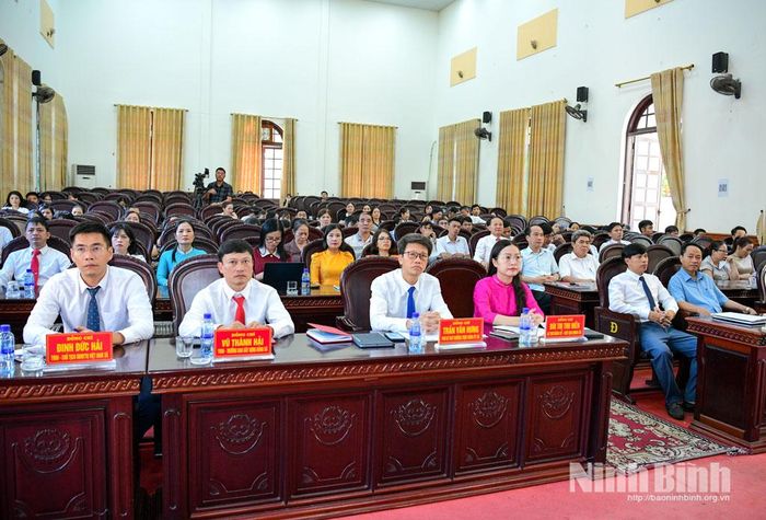 Các đại biểu dự hội nghị.