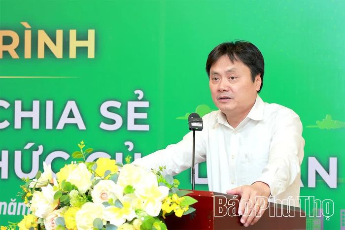 Lãnh đạo Viện Chiến lược, chính sách nông nghiệp và môi trường phát biểu khai mạc hội nghị.