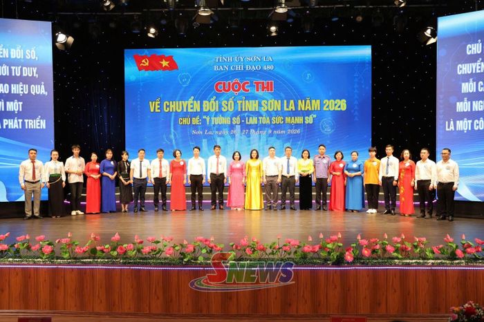 Các tác giả, nhóm tác giả tham gia cuộc thi.