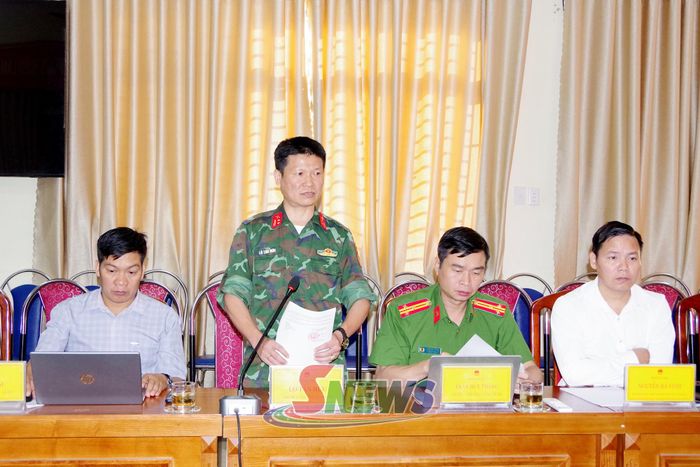 Các đại biểu phát biểu tại buổi kiểm tra.