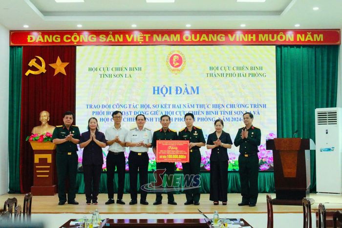 Hội Cựu chiến binh Thành phố Hải Phòng trao hỗ trợ xây dựng nhà “Nghĩa tình đồng đội” cho Hội Cựu chiến tỉnh Sơn La.