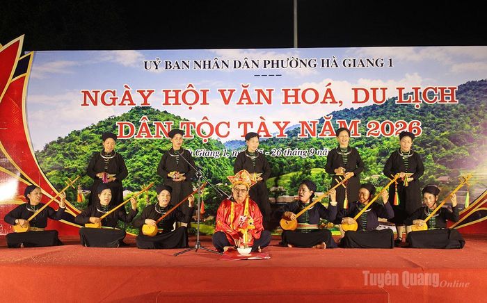 Tiết mục hát Then đặc sắc tại Lễ khai mạc Ngày hội văn hóa, du lịch dân tộc Tày năm 2026.