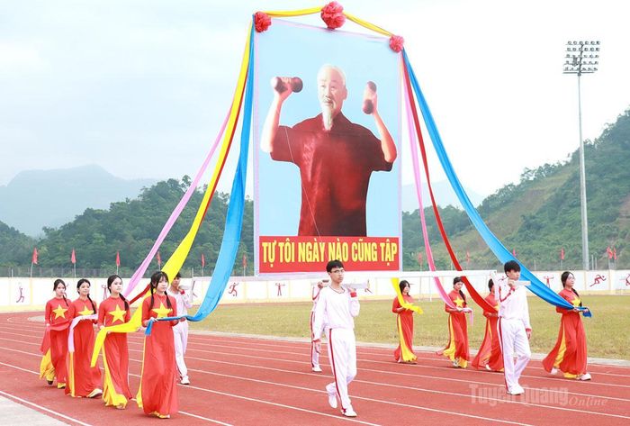 Nghi thức rước chân dung Bác Hồ tại Đại hội.