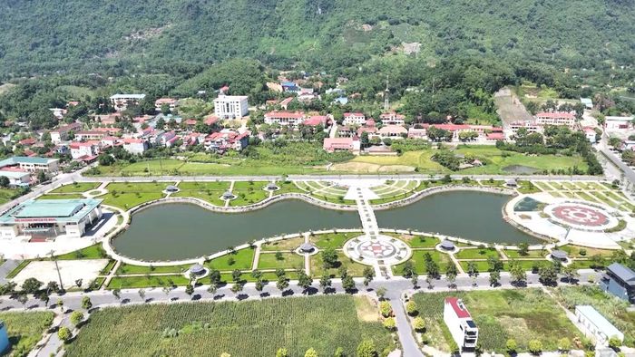 Hồ sinh thái - Công viên cây xanh xã Võ Nhai.