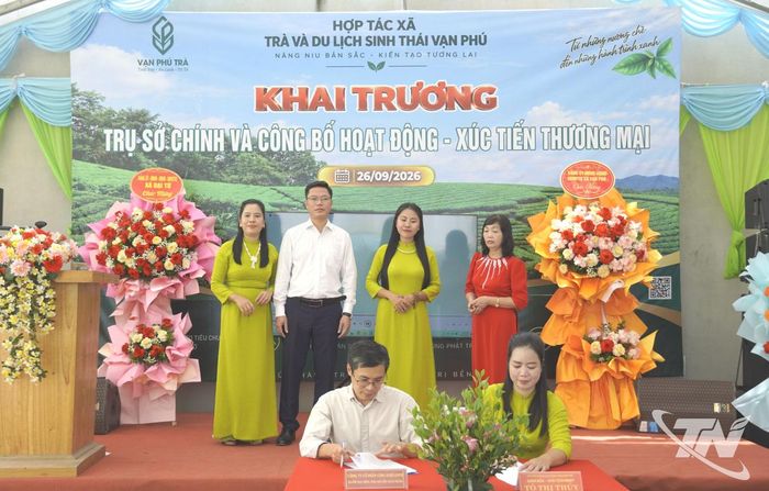 HTX Vạn Phú và Công ty Cổ phần Công nghệ GeoVR ký biên bản ghi nhớ hợp tác.