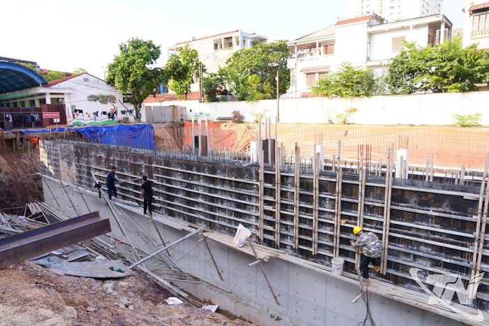 Công trình khẩn cấp chống ngập úng khu vực đường Hoàng Văn Thụ đang được đẩy nhanh tiến độ thi công.