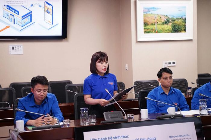 Bà Nguyễn Ngọc Tâm - Phó Chánh Văn phòng Cục Quản lý và Phát triển thị trường trong nước, Bí thư Đoàn Thanh niên Bộ Công Thương trình bày tham luận tại hội nghị