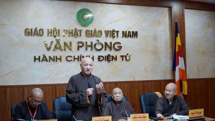 Hòa thượng Hòa thượng Thích Huệ Thông phát biểu đúc kết