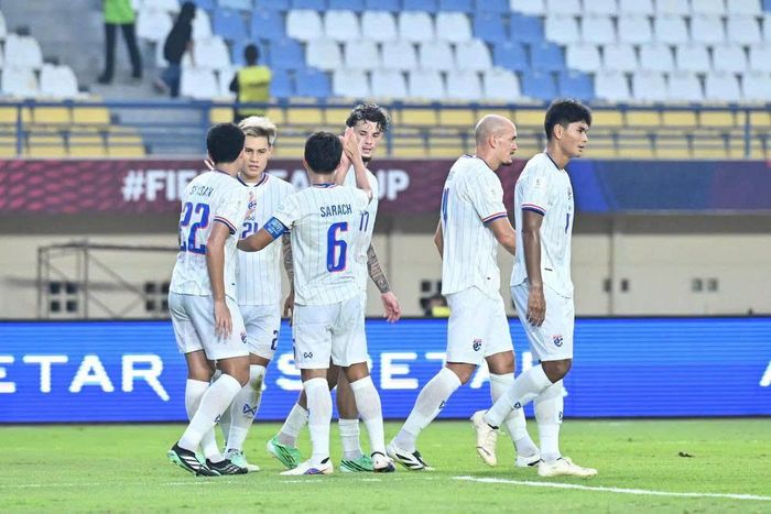 Các cầu thủ Thái Lan ăn mừng bàn thắng vào lưới Pakistan (Ảnh: FA Thailand). 