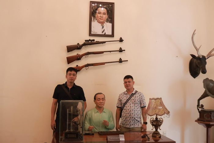 Không gian tái hiện ông Trần Trinh Huy cùng các vật dụng, hiện vật gợi lại đời sống của Công tử Bạc Liêu một thời.
