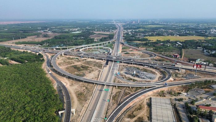 Hệ thống hạ tầng giao thông liên vùng kết nối tới sân bay Long Thành. Ảnh: Văn Dũng