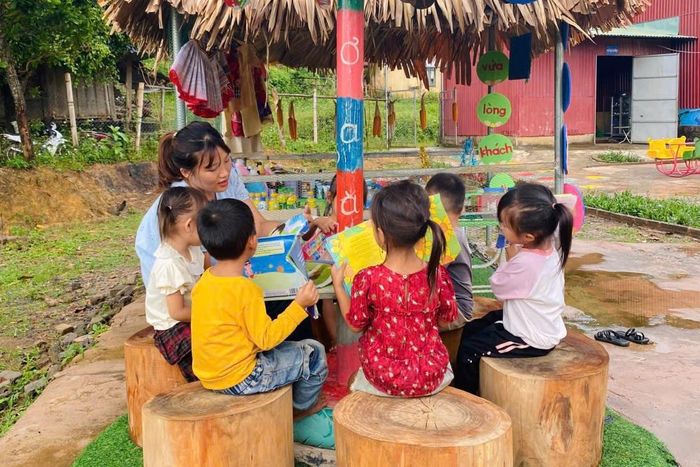 Ủy ban nhân dân các tỉnh, thành phố cần khẩn trương thực hiện các giải pháp theo quy định, chịu trách nhiệm trực tiếp bảo đảm đủ giáo viên thực hiện nhiệm vụ dạy học trên địa bàn. Ảnh: Nguyễn Liên