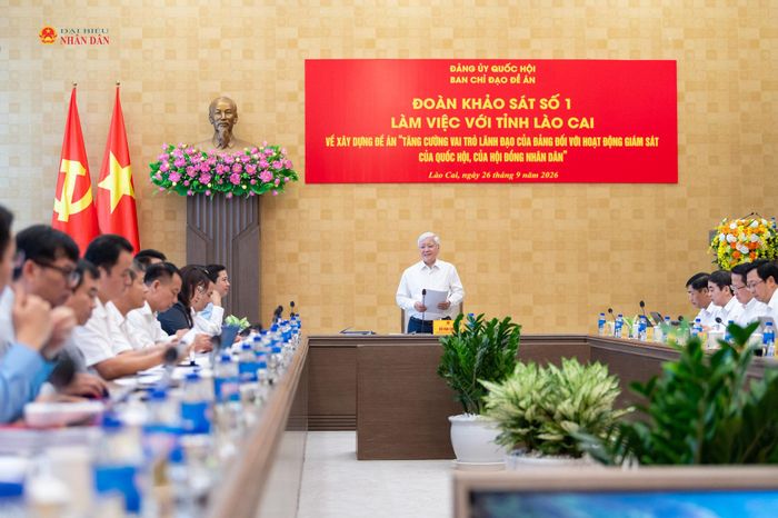 Phó Bí thư Thường trực Đảng ủy Quốc hội, Phó Chủ tịch Thường trực Quốc hội Đỗ Văn Chiến - Trưởng Ban Chỉ đạo Đề án “Tăng cường vai trò lãnh đạo của Đảng đối với giám sát của Quốc hội, HĐND” phát biểu tại cuộc làm việc