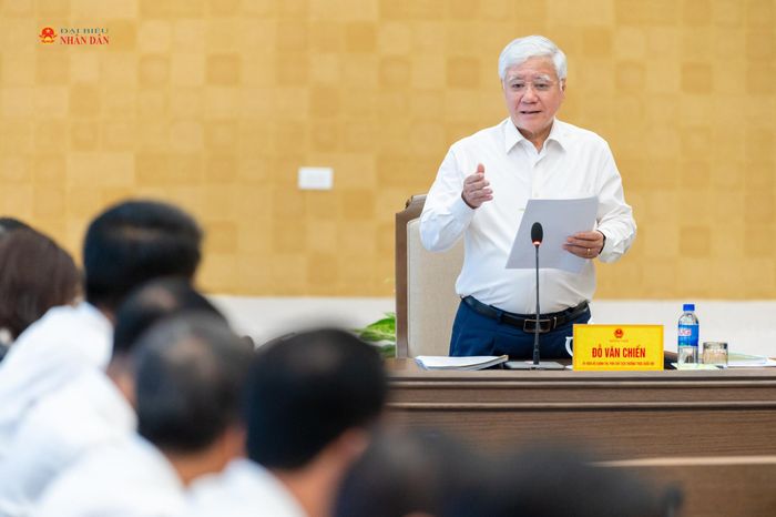 Phó Bí thư Thường trực Đảng ủy Quốc hội, Phó Chủ tịch Thường trực Quốc hội Đỗ Văn Chiến - Trưởng Ban Chỉ đạo Đề án “Tăng cường vai trò lãnh đạo của Đảng đối với giám sát của Quốc hội, HĐND” phát biểu tại cuộc làm việc