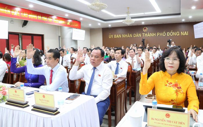 HĐND TP. Đồng Nai thông qua nghị quyết thống nhất giao UBND TP. Hồ Chí Minh làm cơ quan chủ quản thực hiện dự án cầu vượt Quốc lộ 51 tại kỳ họp thứ 6. Ảnh: Văn Dũng