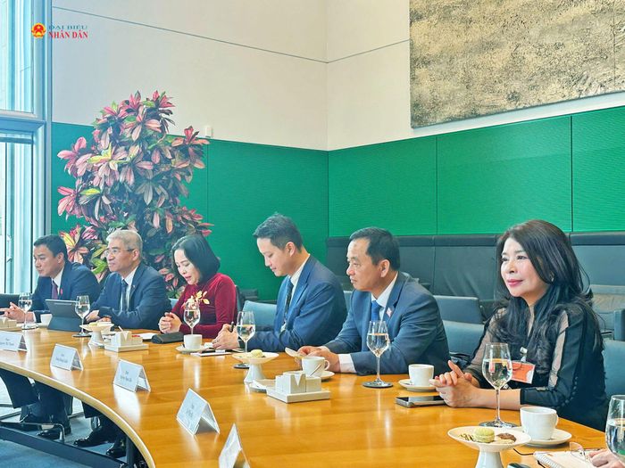 Phó Chủ tịch Quốc hội Nguyễn Thị Thanh và Đoàn đại biểu Quốc hội Việt Nam tại hội đàm