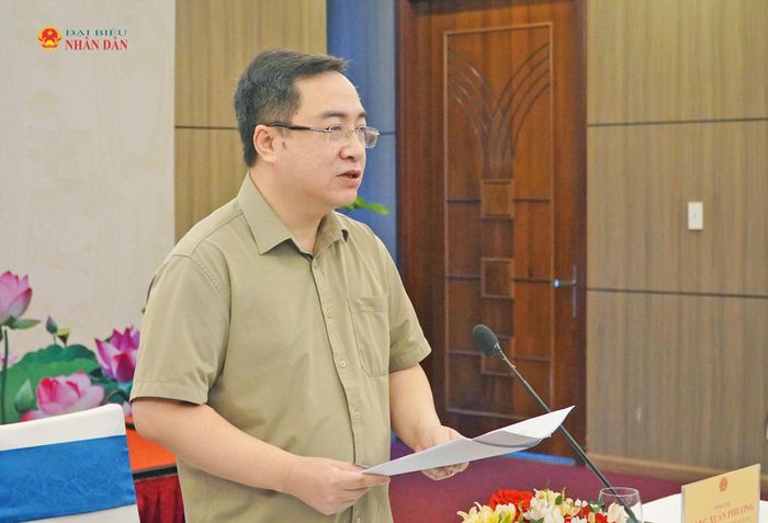 Phó Chủ nhiệm Ủy ban Văn hóa và Xã hội Đặng Xuân Phương phát biểu