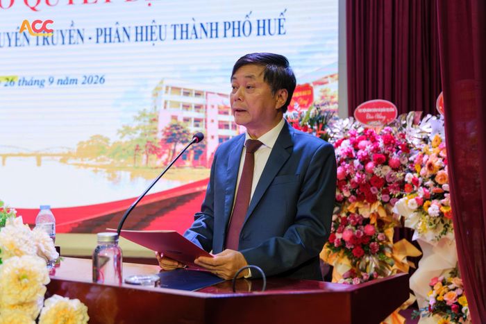 PGS.TS Phạm Minh Sơn, Giám đốc Học viện Báo chí và Tuyên truyền phát biểu.