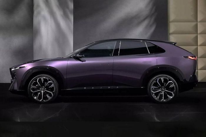 Mazda CX-6e trang bị mâm xe 21 inch. Ảnh: Mazda