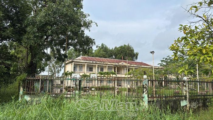 Cà Mau kiến nghị Bộ Tài chính nghiên cứu, báo cáo Chính phủ xem xét cơ chế, chính sách đặc thù trong bán đấu giá, mời gọi đầu tư đối với các cơ sở nhà, đất dôi dư.