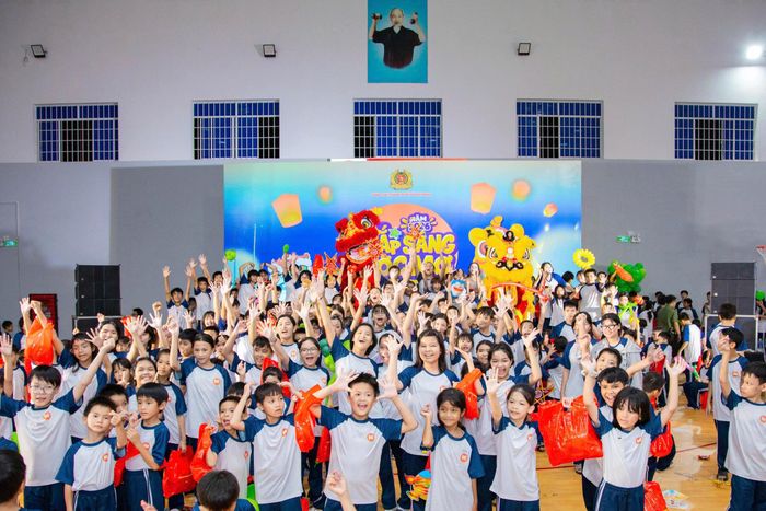 Công an TPHCM đã tổ chức các hoạt động chăm lo thiết thực, góp phần mang đến cho các em một mùa Trung thu thật sự ý nghĩa