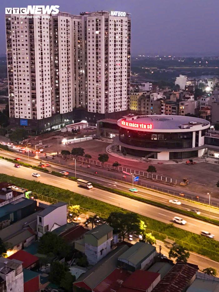 Công trình được khởi công trong quý II/2025. Theo thiết kế, diện tích xây dựng khoảng 3.445m², tổng diện tích sàn hơn 14.500m², chiều cao 19,2m. Toàn bộ công trình gồm ba tầng nổi và một tầng hầm.