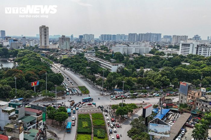 Khu đất dự kiến xây dựng dự án nằm tại vị trí có vai trò kết nối quan trọng ở khu vực phía Nam khu vực trung tâm Hà Nội, gần trục Lê Duẩn, hầm chui Kim Liên, Công viên Thống Nhất và các tuyến giao thông hướng về phía Quốc lộ 1A. Việc triển khai dự án được nghiên cứu đồng bộ với định hướng chỉnh trang đô thị khu vực góc đường Lê Duẩn và hầm chui Kim Liên, hướng tới tổ chức lại không gian đô thị trên trục đường rộng 90m kết nối từ khu vực hầm Kim Liên đến Quốc lộ 1A.