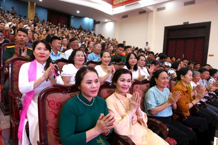 Các đại biểu, cán bộ hội viên người cao tuổi tham dự Liên hoan. Ảnh: PV
