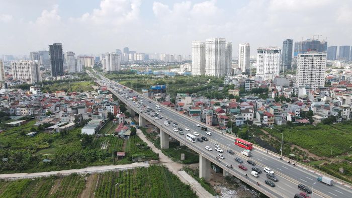 Tình trạng đông đúc diễn ra trong suốt buổi sáng ngày 26-9. Ảnh: Phạm Công