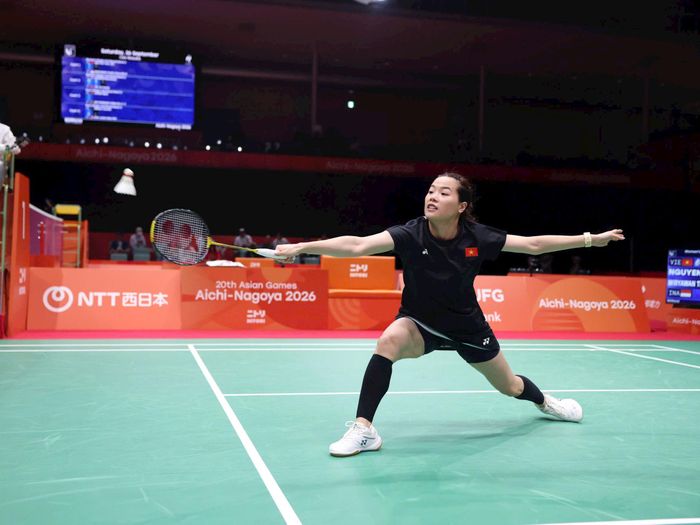 Với bản lĩnh thi đấu quốc tế dày dạn, Thù y Linh dễ dàng thắng tay vợt Indonesia. Ảnh: Hải An