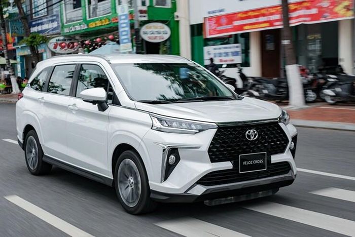 Veloz Cross giảm đến 115 triệu đồng.