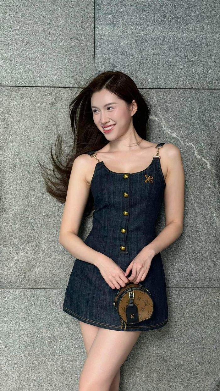 Trên trang cá nhân, MC Thanh Thanh Huyền chia sẻ loạt ảnh xinh tươi, quyến rũ và phương châm cân bằng cuộc sống, tái tạo năng lượng.