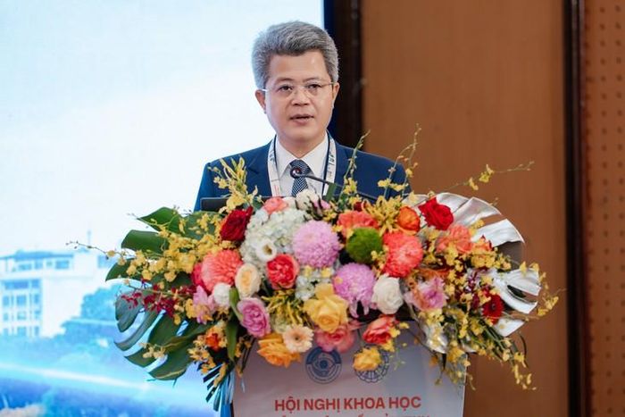 PGS.TS Phạm Ngọc Đông, Giám đốc Bệnh viện Mắt Trung ương - tình trạng cận thị và các tật khúc xạ ở trẻ em đang diễn biến đáng lo ngại. Ảnh: PV