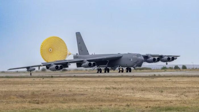 Đến năm 1996, 2 chiếc B-52H tiếp tục thực hiện một nhiệm vụ đặc biệt trong Chiến dịch Desert Strike, phóng 13 tên lửa hành trình AGM-86C vào các mục tiêu tại Baghdad.