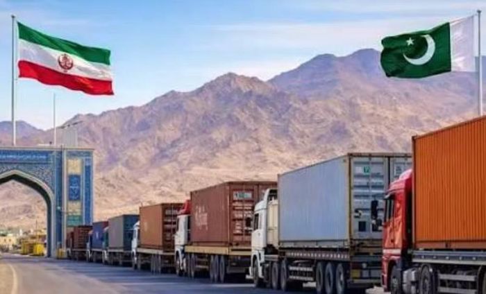 Tehran vì thế phải tìm nhiều tuyến thương mại thay thế, nhưng năng lực của các tuyến này vẫn chưa đủ để bù đắp những gián đoạn trên biển.