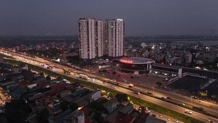 Cùng với hệ thống đường vành đai và hồ điều hòa kế cận, bến xe khách Yên Sở được kỳ vọng sẽ san sẻ gánh nặng giao thông đáng kể cho mạng lưới vận tải hành khách của Hà Nội khi chính thức hoạt