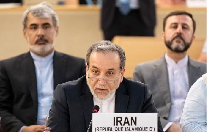 Ngoại trưởng Iran Abbas Araghchi cho biết, Tehran đã chuyển đề xuất tới Washington thông qua bên trung gian. Theo kế hoạch, eo biển Hormuz có thể được mở lại trong vòng 7 ngày nếu các điều kiện liên quan được đáp ứng.