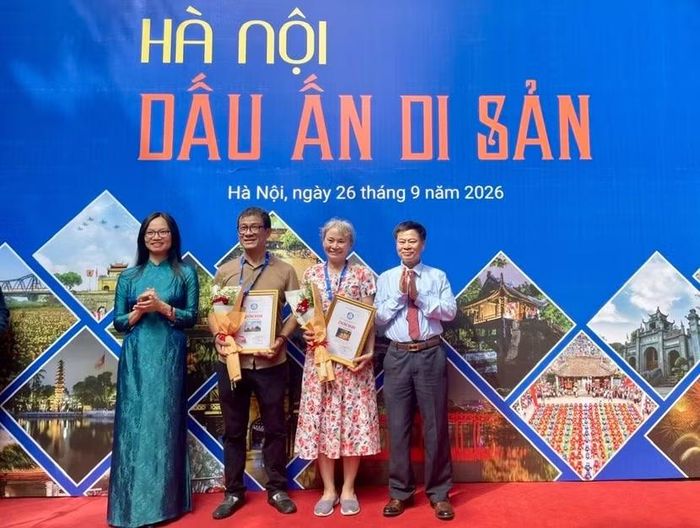 Trao giải Nhì cho tác giả Lê Đức Kim và Dương Thị Ngọc Chiến