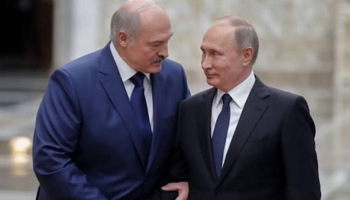 Trong khi đó, Tổng thống Putin cho biết, Moskva đang xem xét khả năng nối lại đàm phán hòa bình với Kiev.