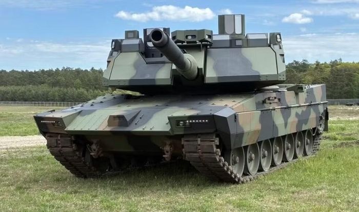 Gói thầu mua sắm tập trung vào Dự án NMBT - Xe tăng chiến đấu chủ lực tiên tiến của châu Âu, thông qua hoạt động này, Quân đội Italia dự định hiện đại hóa toàn diện đội lực lượng thiết giáp hạng nặng của mình.